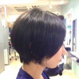 丸みのあるフェミニンショート