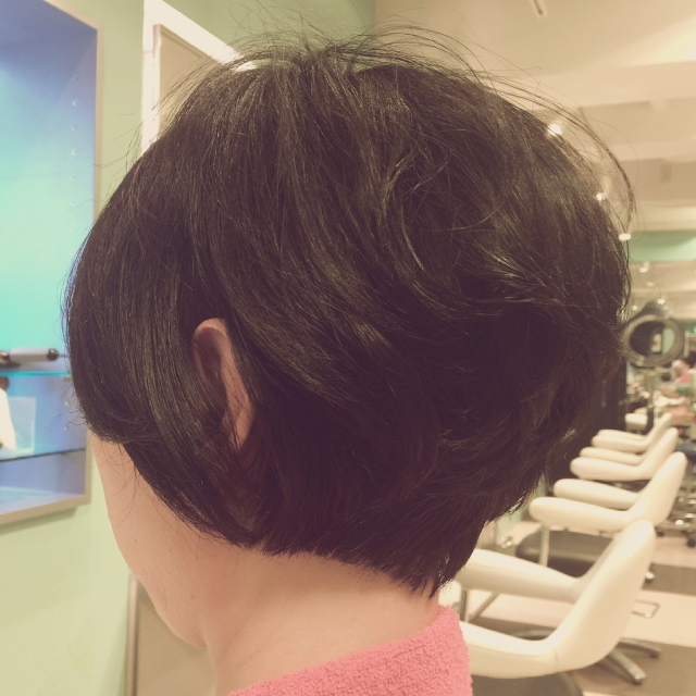 クセ毛を活かした前下がりショートボブ☆ 1