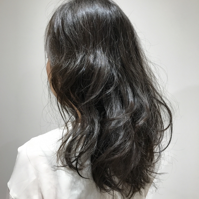 スタイリングが苦手でも簡単☆パーマロングスタイル 2