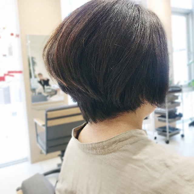 大人可愛い☆前下がりのショートボブ 3